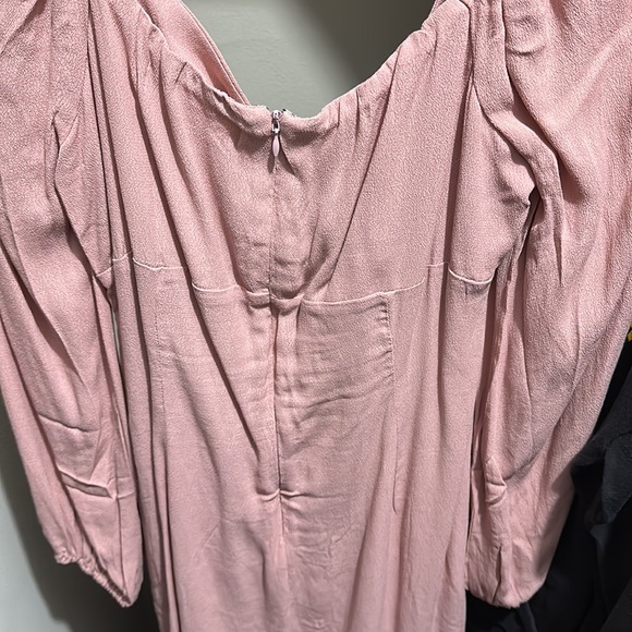 Pink bodycon dress with zipper back, ruching in the front, tie neckline - Picture 5 of 7